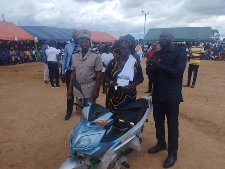 500 kits scolaires offerts aux meilleurs élèves de Morondo, Djibrosso et Fadiadougou